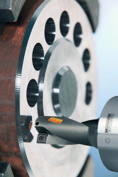Förbättra din produktionsekonomi Vändskärsborr är verkligt kostnadseffektiva och med förstärkta CoroDrill 880 kan du ge verklig skjuts åt din produktionsekonomi.