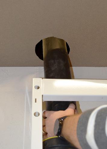Demontering av WC-plåten görs genom att lossa 4 st insexskruvar på vardera sida om WCplåten i kassettens gavlar (bild 6).