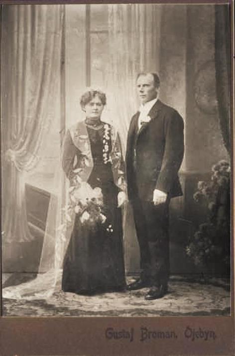 1914 med Bernhard Stenvall (1880-1957) f i Sikfors och d i Vargbacken, Piteå 1913