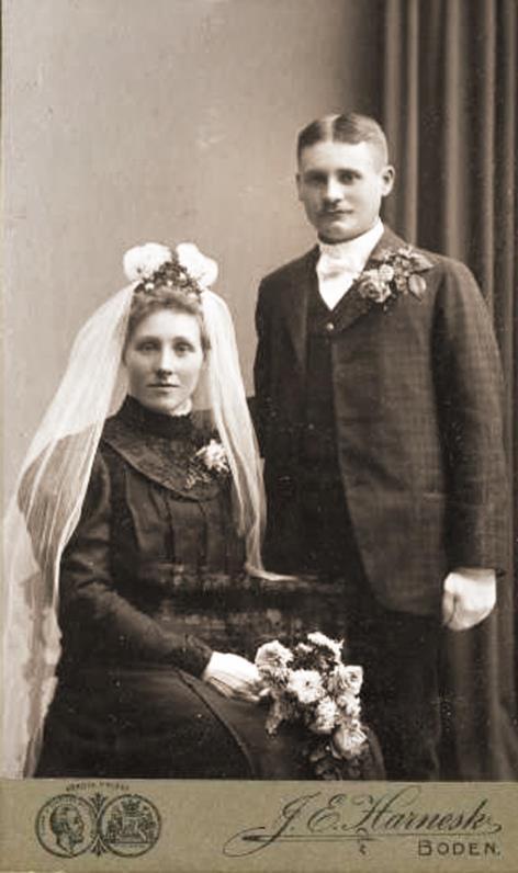 Svartbjörnsbyn, Överluleå gifte sig 1900 med Emma Stridsfeldt (1876-1952) f och