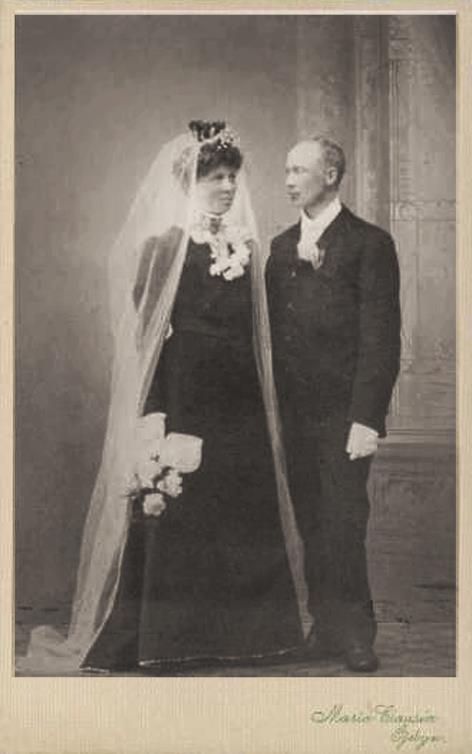 Maria startade 1902 en fotoateljé i Öjebyn, Piteå. Hon blev sjuksyster på Öjeby sjukhem 1915.