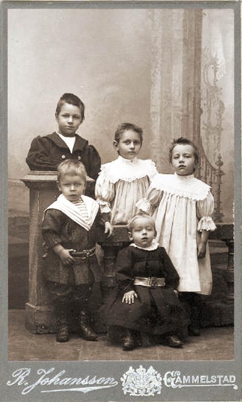 När han blev änkling gifter han om sig 1906-12-16 med småskolläraren Elisabet Magdalena Rutqvist (1870-1961) f och d i Nederluleå fs. Ruben var då folkskollärarae.