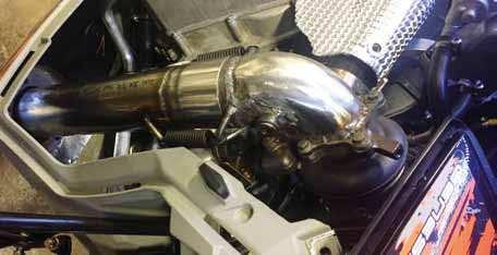 Race Pipe, rakt 76mm rostfritt rör, inget svammel. Högt ljud Yes! maskiner med mellan 300-400Hp. Man blir som aldrig återställd i skallen efter en ny toppnotering.