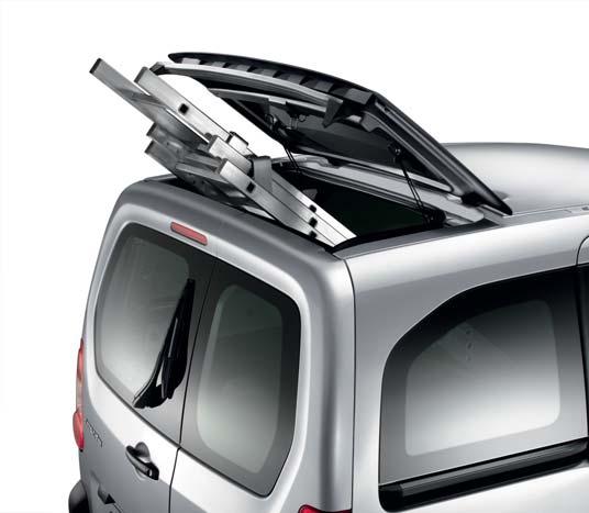 CITROËN BERLINGO kan utrustas med inklädnad av väggarna i skåpet.