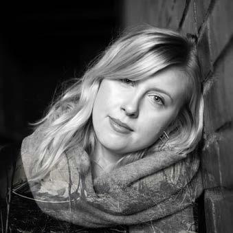 Clara Fornander Band 18.40-19.10 Kungasalen Vokalisten och kompositören Clara Fornander tar nya vägar i sitt skrivande.