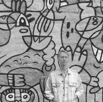 WILKUS 19.00-19.30 Lilla Salen Maria Wilkus är en finsk singer-songwriter för vilken berättelser bakom sånger har stor betydelse.