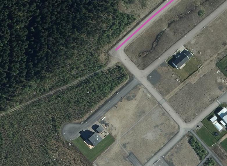 6.2.1 Skiss över mätplatsen Placering Grävmaskin, samt transportväg dumper Mätplats - Norra Ringvägen/Krusbärs vägen Mätplats - Smultronvägen 23 Figur 1.