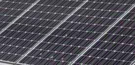 Därför bestämde man sig för att lägga om taket samtidigt som man satte upp solcellerna.