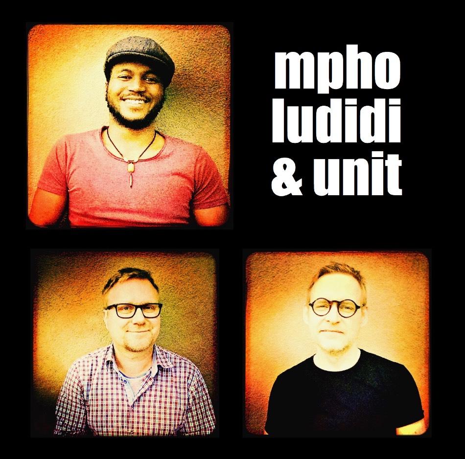 Mpho Ludidi & Unit Svängig Afro Acoustic Soul med Mpho Ludidi från Sydafrika Love, peace and understanding är ledord för den sydafrikanske singer-songwritern Mpho Ludidi.