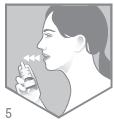 Skaka av vattnet och låt delarna lufttorka i rumstemperatur. Sätt tillbaka munstycket på flaskan (bild 9).