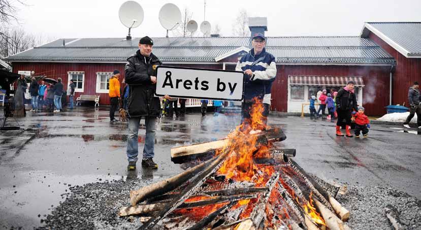 Årets by Christer Strandberg och Bo Johansson, kassör och ordförande i driftiga Svartbjörnsbyn, är draghästarna i Svartbjörnsbyns IF som driver både Bossevallen och Perbackagården.