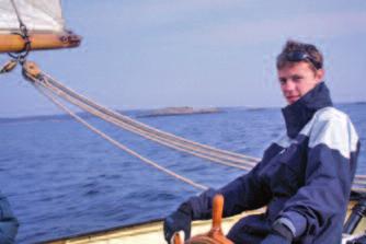 Våra ungdomsledare I förra numret berättade vi om årets provapå-segling. Vi fortsätter och presenterar nu några av de duktiga ungdomsledarna som sköter det praktiska under sommarveckorna.