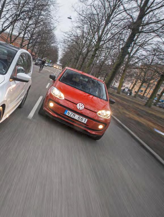 volkswagen e-up 5d, volkswagen up 1,0 75 hk 5d Elbilar kommer starkt. Som stadsbil är de helt perfekta. Men hur står sig egentligen nya e-up mot sig själv som fossildriven?