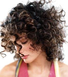 EGENSKAPER Självreglerande permanent Firm - för fasta lockar till alla hårtyper FÖRDELAR Kan användas på hår med varierade kvalitéer i ett och samma hår, ex hår med utväxt (dock ej alltför blekt).