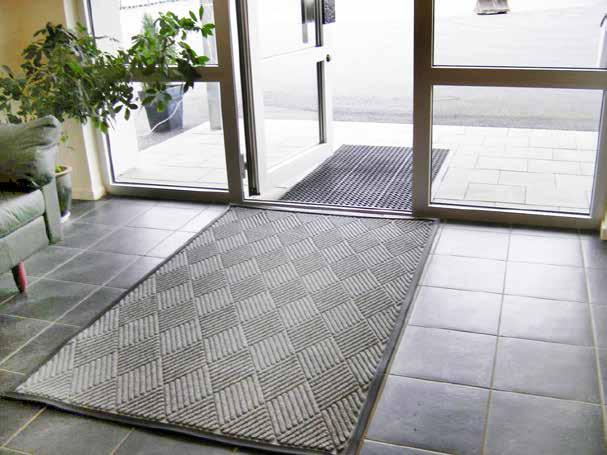 Entrémattor Entrémattor En halkfri, funktionell och snygg matta ger ett fint välkomnande framför din dörr.