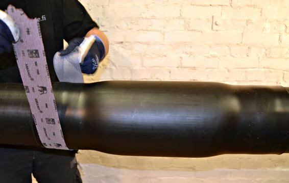 Rengör ett område på ca 30 cm med