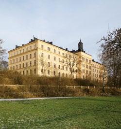 10. Övergångsbestämmelser 2013:558 1. Denna förordning träder i kraft den 1 januari 2014, då förordningen (1988:1229) om statliga byggnadsminnen m.m. ska upphöra att gälla. 2. Byggnader som vid utgången av 2013 är statliga byggnadsminnen enligt förordningen (1988:1229) om statliga byggnadsminnen m.