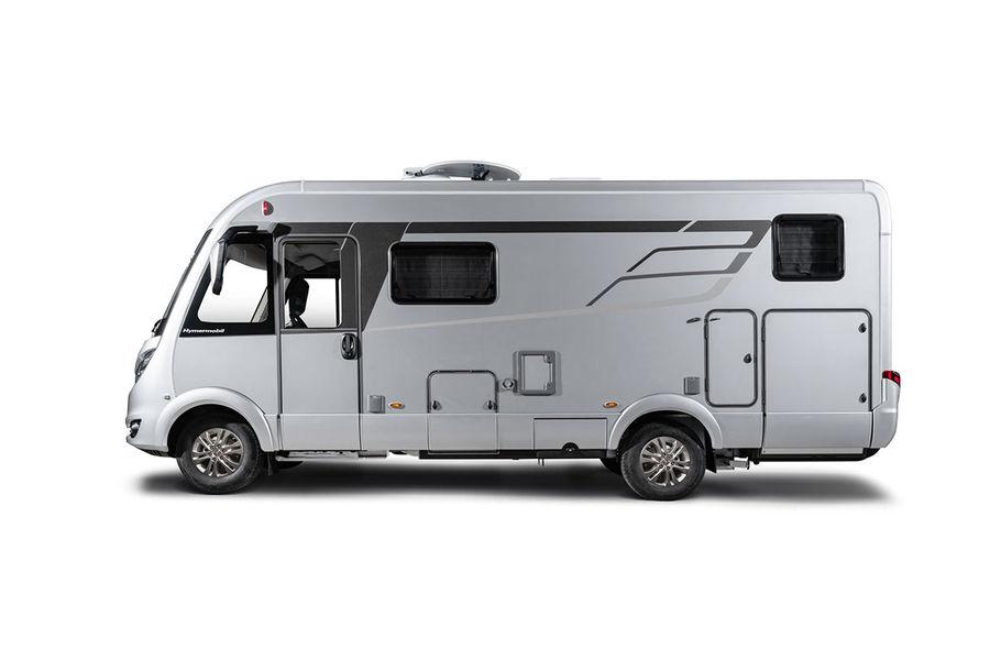 Den markanta frontdesignen med kromad dekorlinje ger Hymermobil B-klass ModernComfort ett både sportigt och