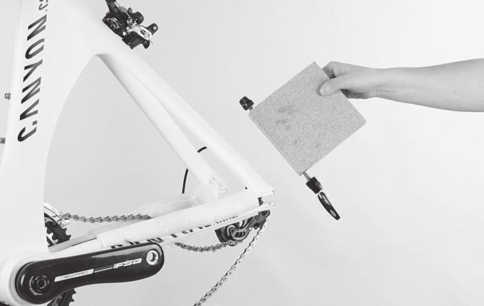 16 PACKA UPP CYKELN UR BIKEGUARD OCH MONTERA DEN PACKA UPP CYKELN UR BIKEGUARD OCH MONTERA DEN 17 MONTERA BAKHJULET Öppna