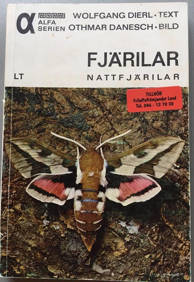 Fjärilar Nattfjärilar Boken beskriver vad en nattfjäril är, vilka arter det