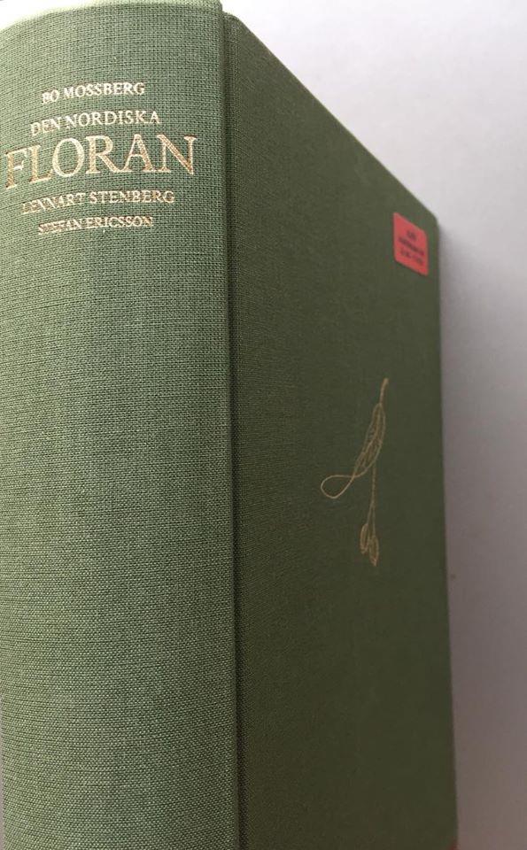 Den Nordiska FLORAN Boken innehåller ca 2500 arter, underarter och