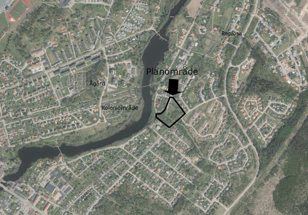 2(14) Planområdet ligger inom stadsdelen Replösa precis norr om f.d. Replösaskolan.