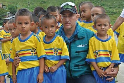 Lill-Babs egna Colombiaminnen Gerillakommendanten Mariano Medlar fred Mariano Zea blev barnsoldat vid 13 års ålder.