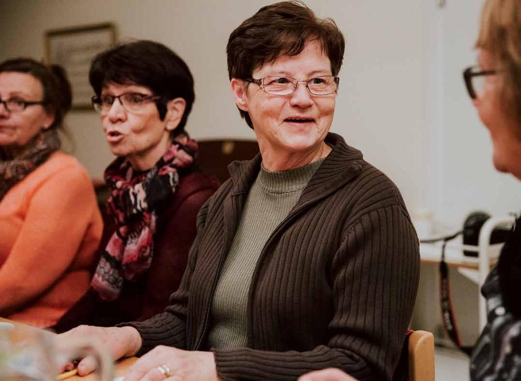 se lapsikerho 4-6-vuotiaille Suomenkielinen lapsikerho, jossa lapset saavat tutustua toisiin suomenkielisiin lapsiin. Tarjoamme välipalaa. paikka: Sparvenin kappeli. aika: Torstaisin klo 17-18.30.