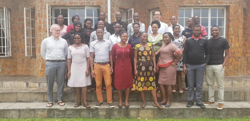 - Månatliga kvalitetsförbättringsmöten, M&Ms, startades på intensivvårdsavdelningen vid Queen Elizabeth Central Hospital i Blantyre, Malawi.