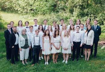 De 20 konfirmanderna har varit uppdelade i tre grupper, vilket Leonard tycker är bra. Det är mycket lättare att prata i en liten grupp än i en stor.