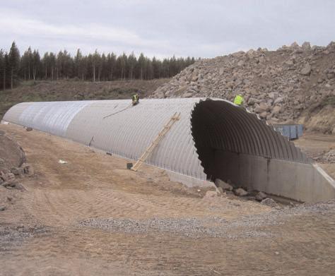 Bredd Höjd Trafikvänlig Konstruktionerna innebär trafikvänliga lösningar eftersom övergången från väg till bro inte märks.