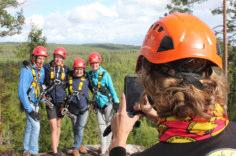 120 SEK 9 000 SEK 10 800 SEK 7 200 SEK 10 800 SEK 12 600 SEK ZIPLINE PRISER INKL. MAT (ENDAST FÖR GRUPPBOKNINGAR) Äventyr 1/1 30/4 samt 1/10 31/12 1/5 30/9 Zipline Röd Kamikaze inkl.