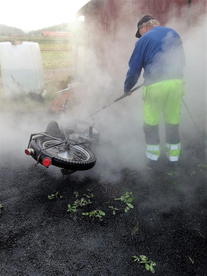 zündappmotorn. Knäpuckar märkta Zündapp.