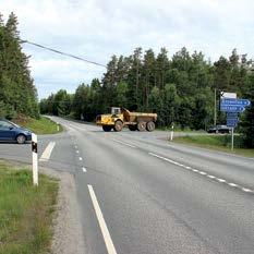 Numera passerar vägarna respektive samhälle utanför tätorterna Hillerstorp och Gnosjö. Detta har skapat en bättre trafiksituation i jämförelse med tidigare trafik som gick genom tätorterna.
