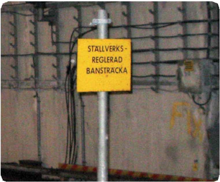 Ställverksgränsmärke På tunnelbanan markeras gräns för