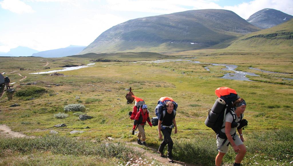 Naturreservat och Nationalparker och andra skyddsområden I skyddade områden gäller det ofta särskilda regler. Dessa kan inskränka allemansrätten till viss del.