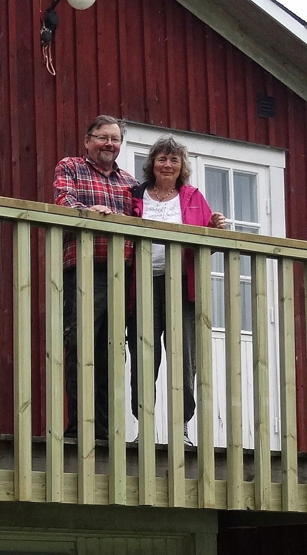 Reidar Lindberg gjorde ett stort arbete genom att snickra till en ny loftgång med trappa på gamla kapellet. En del målningsarbeten utfördes också, bl.a. på huvudbyggnaden, plåtkanterna på taket,lillstugan samt fönster och en garagedörr på ladugården.