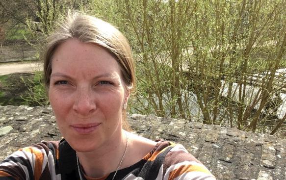 KURS OCH MÖTE Simultaneous multi-slice/multiband imaging ESMRMB Lectures on MR Karin Åberg Akademiska sjukhuset Att lämna Uppsala i början av april, där gräsmattan fortfarande fläckvis var täckt av
