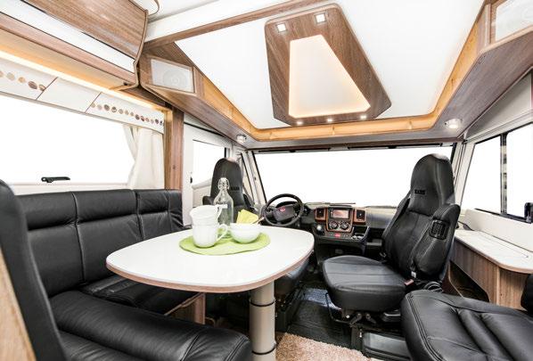 new! Travel Master Imperial i810 LT I helintegrerade Imperial i810 LT har du allt du behöver för ett bekvämt boende: sköna långbäddar, praktiskt vinkelkök, rymlig sittgrupp och ett stort badrum.