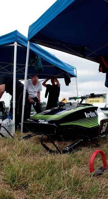 Här står Stefan Jönssons mycket fina Arctic Cat Sno- Pro -76 tävlandes i Stora Racer 2.