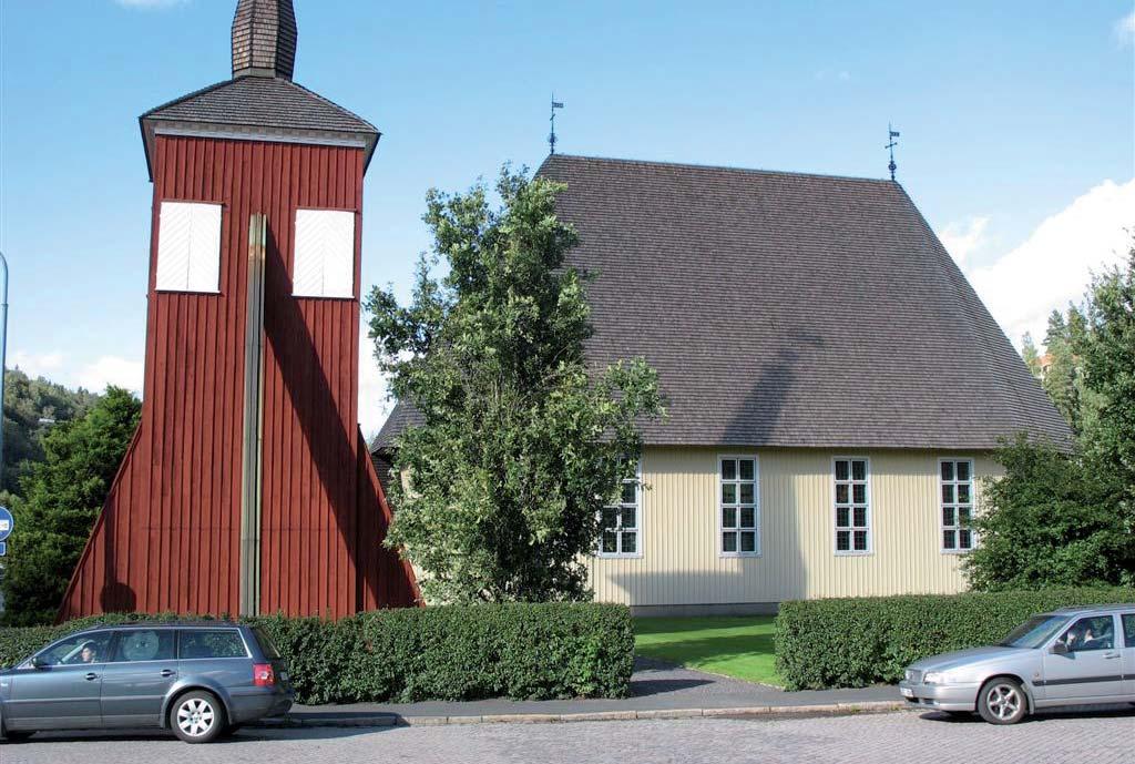 BYGGNADSVÅRDSRAPPORT 2007:101 9 och målades delvis om i en modifierade färgskala. Koret har utvidgats och några bänkar avlägsnats, men i stort sett är kyrkorummet sig likt sedan kyrkan uppfördes.