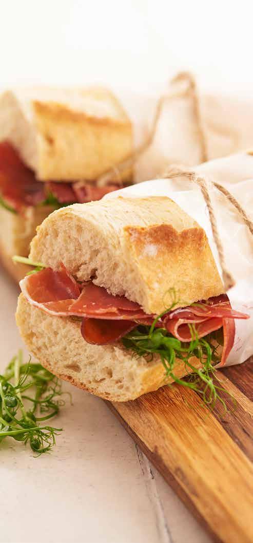 Förbakade PRODUKTERNA SOM FINNS HÄR ÄR FÖRBAKADE OCH FRYSTA. SKA BAKAS AV I UGN ENLIGT INSTRUKTIONERNA PÅ KARTONGEN. Tips! Sälj in färdiga picknickpaket till kunderna.