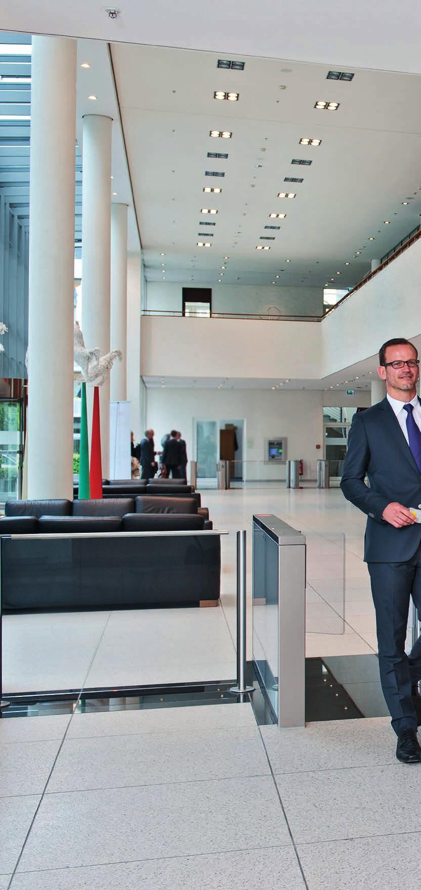 För bekvämt tillträde till: kontors- och förvaltningsbyggnader ministerier och regeringsbyggnader banker och finansinstitut flygplatser industribyggnader skolor och universitet HSB sensorslussar