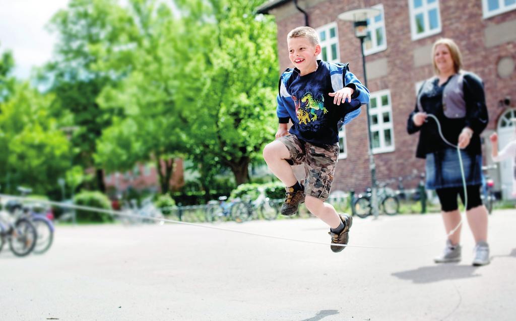 Fysiska åtgärder: Genom plank, vallar och bullerdämpande murar har bostäder och minst en närpark skyddats bland annat utmed Ängelholmsleden, Österleden och Landskronavägen.