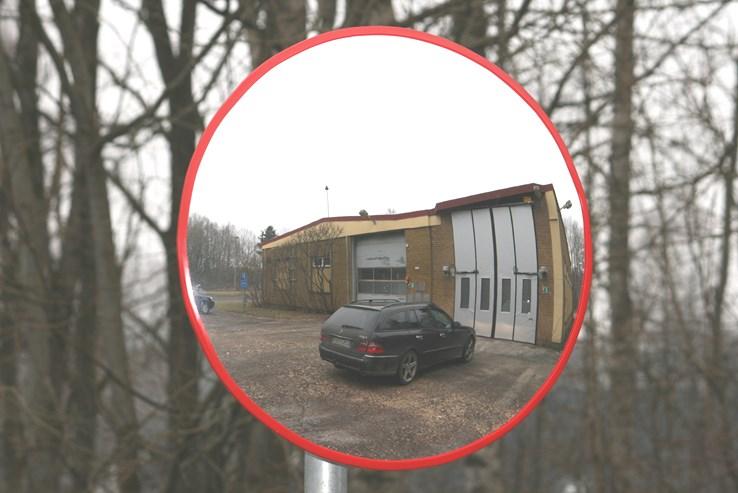 Bakstycket är tillverkat i UV-stabiliserad polystyren (PS).