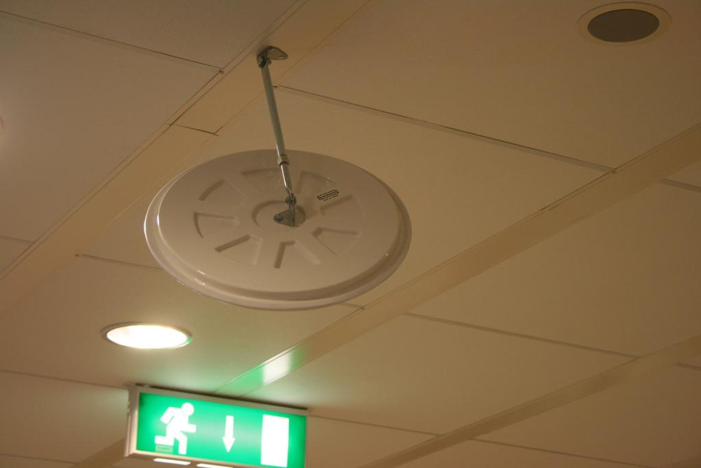 BUTIK speglar modell SS / IS EuroMirror butiksspeglar i modellerna IS och SS finns i ett flertal storlekar