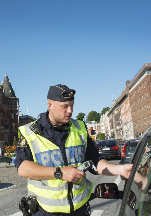 Organiserad brottslighet Organiserad brottslighet omfattar flera områden där de mest framträdande i Helsingborg är narkotika, vapen, dödligt våld och otillåten påverkan.