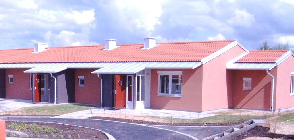 3.3 Radhus i Glumslöv Figur 3.13: Färdigt 1-plans radhus i Glumslöv. Källa: http://www.teknik.uu.se/ftf/education/effektiv_energi_byggn/bredvid/pdf_filer/adalberth_lands kron.