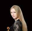 Johanes Geworkian Hellman spelar på vevlira, ett instrument med medeltida rötter. Söndag 8/7 kl 18 i Viksängskyrkan. 4. Christina och Magnus Andersson spelar musik av John Dowland.