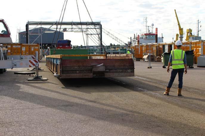 FÖRVALTNINGSBERÄTTELSE Även Laxen 10, Hamnparken, har sanerats. Totalt har 5 586 m 3 (8 938 ton) jordmassor borttransporteras från fastigheten till Storskogens avfallsdeponi.